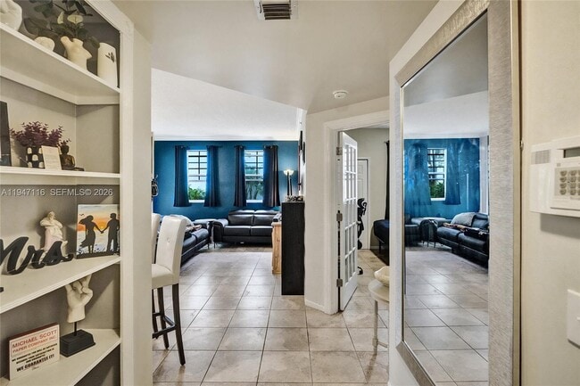 3155 NE 184th St in Aventura, FL - Building Photo - Building Photo