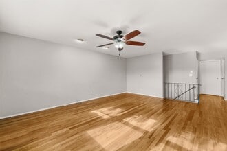 26 Briarwood Rd in Jersey City, NJ - Building Photo - Building Photo