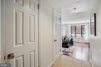 1080 Wisconsin Ave NW in Washington, DC - Building Photo - Building Photo