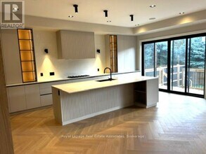 1006 Garrard Ave in Mississauga, ON - Building Photo - Building Photo