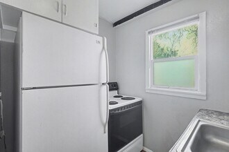 207 N Santa Fe Ave in Fountain, CO - Foto de edificio - Building Photo