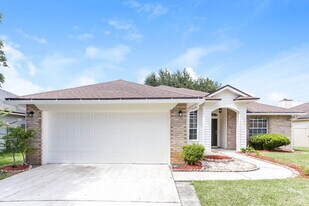 3726 Woodbriar Dr in Orange Park, FL - Building Photo