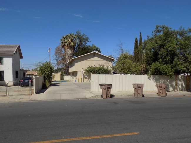 131 L St in Bakersfield, CA - Foto de edificio - Building Photo