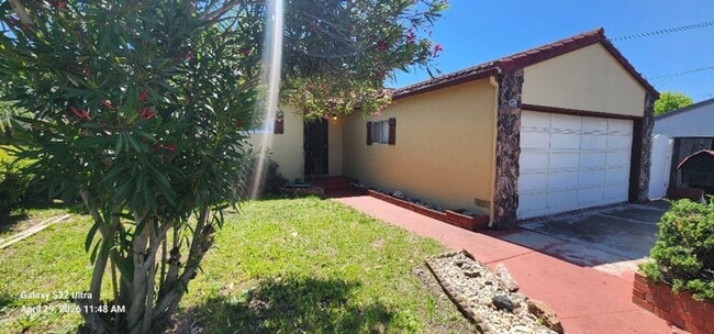 1022 143rd Ave in San Leandro, CA - Building Photo - Building Photo