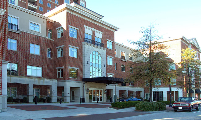 Harbor's Edge in Norfolk, VA - Foto de edificio - Building Photo