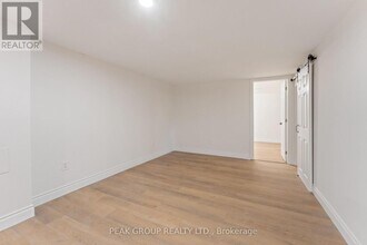 8816 Roosevelt Ave in Niagara Falls, ON - Building Photo - Building Photo