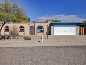 2357 S Tree Moss Ave in Tucson, AZ - Building Photo - Building Photo