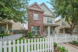 14443 Summer Garden Dr in Houston, TX - Building Photo - Building Photo