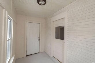 914 W 6th St in Mishawaka, IN - Building Photo - Building Photo