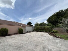 1307 Hempstead St in Wellington, FL - Building Photo