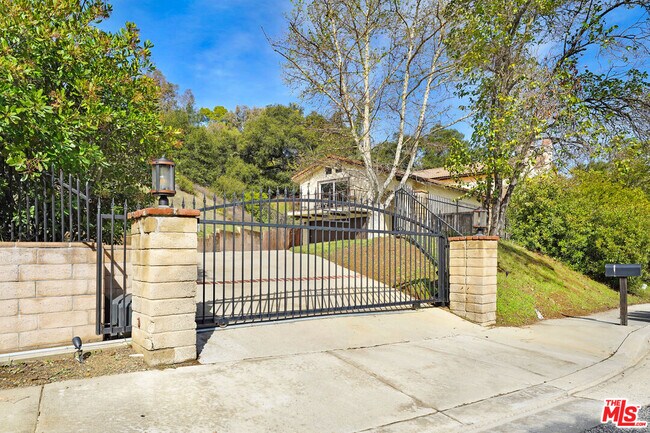 property at 4911 Calle Robleda