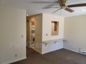 1308 Arthur Ave in Charleston, IL - Building Photo - Building Photo