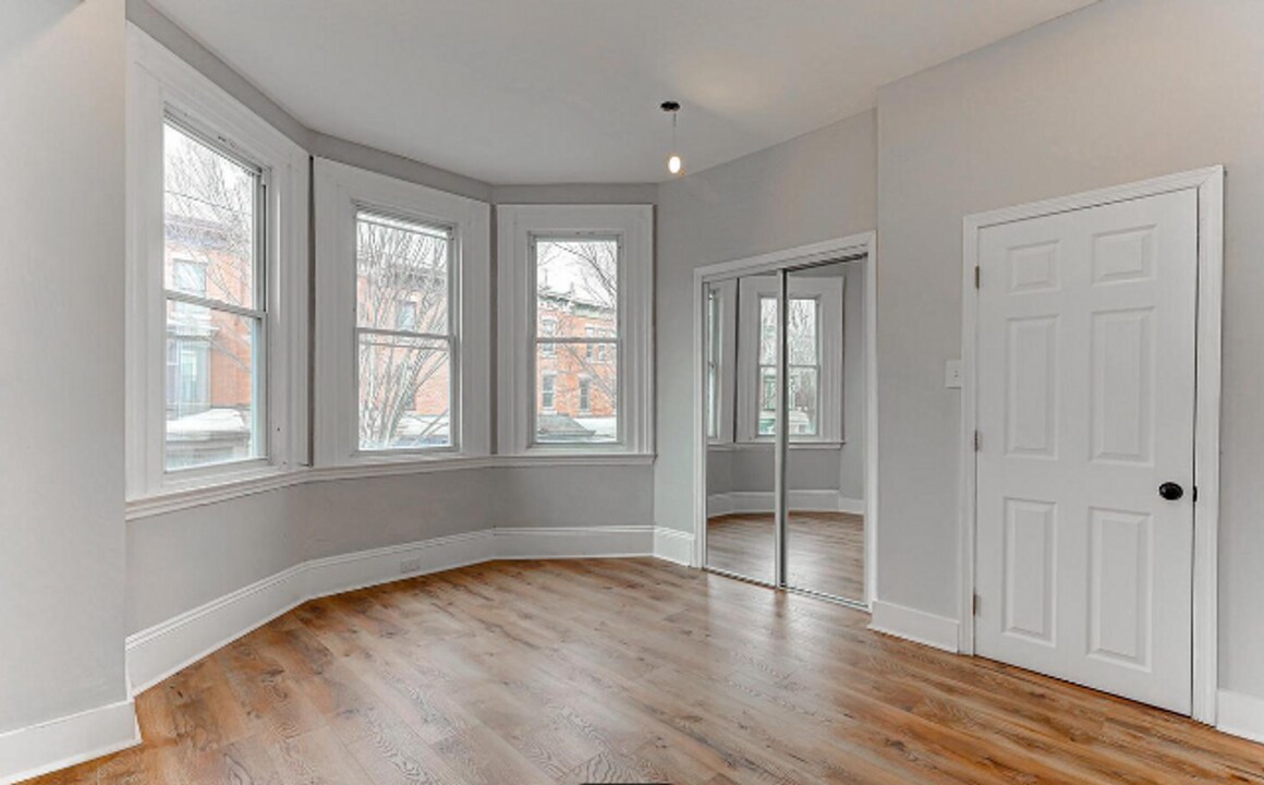 2243 Park Ave in Philadelphia, PA - Building Photo