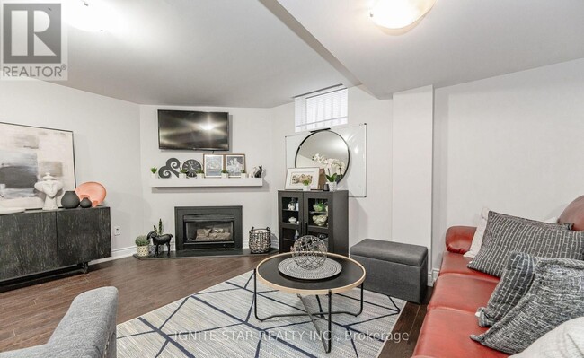 2108 Laurelwood Dr