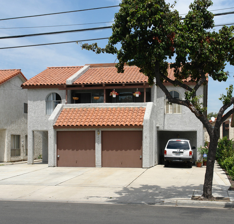 4971 Pearce St in Huntington Beach, CA - Foto de edificio