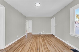 12107 Worthington Ave in Cleveland, OH - Building Photo - Building Photo