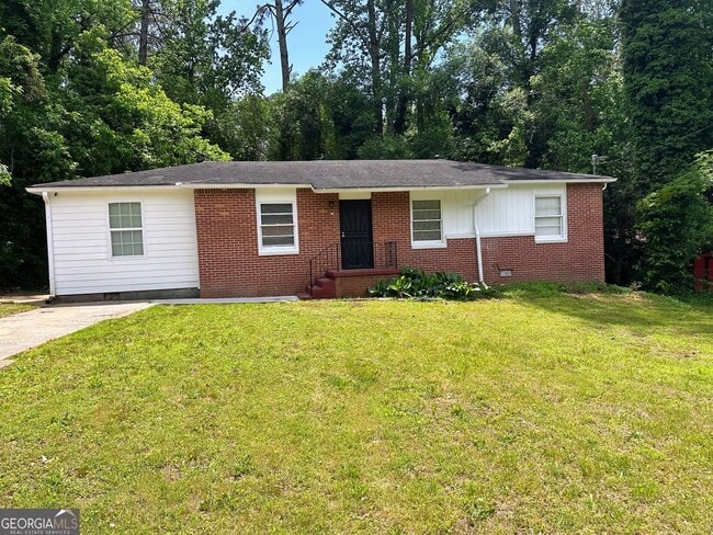 property at 221 Banberry Dr SE