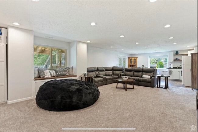 5769 S 3500 W in Roy, UT - Building Photo - Building Photo