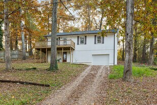 1021 Lakewood Dr in Anderson, SC - Building Photo