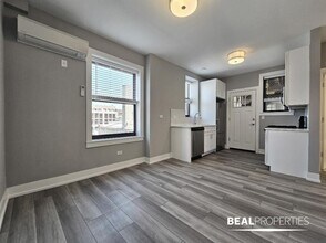 3943.5 N Janssen Ave in Chicago, IL - Building Photo - Building Photo