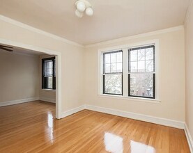 1450 W Byron St, Unit A01C in Chicago, IL - Building Photo - Building Photo