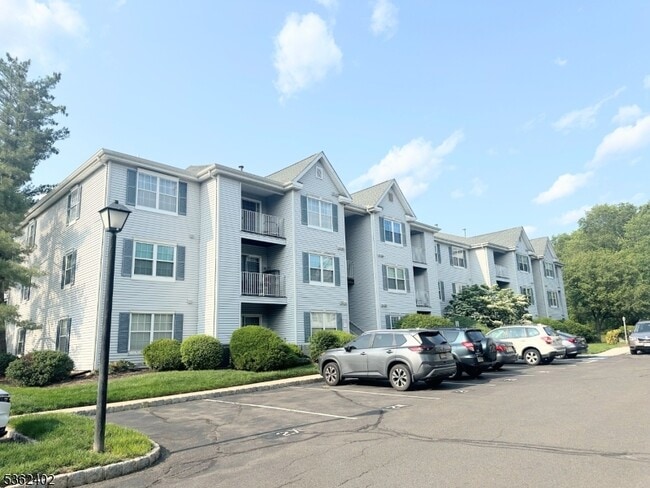property at 214 Stratford Pl
