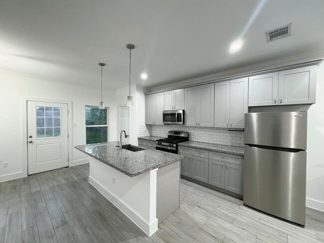 8305 Prairie View Dr