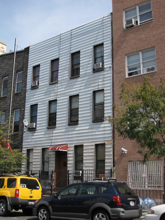 1358 Dekalb Ave in Brooklyn, NY - Foto de edificio - Building Photo