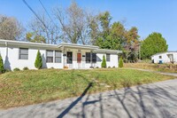 1747 1st St NE in Hickory, NC - Building Photo - Building Photo