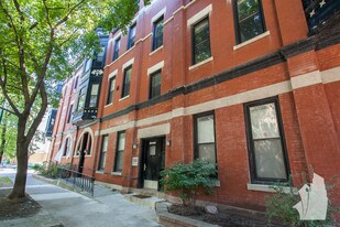 1405 W Belden Ave, Unit 1405-1 in Chicago, IL - Building Photo