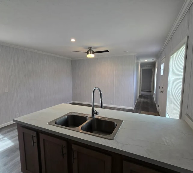 509 Elmwood Ln in Columbus, MI - Foto de edificio - Building Photo