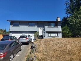 7307 Blackbird Dr NE in Bremerton, WA - Building Photo