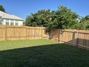 2819 Southampton Way in Round Rock, TX - Foto de edificio - Building Photo