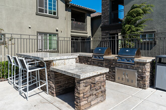 Luxe Apartments in Ripon, CA - Building Photo - Building Photo