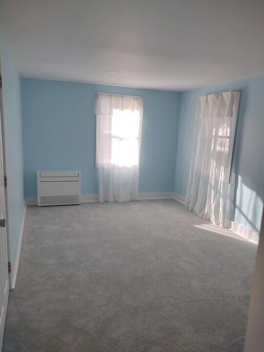 2 Iby St, Unit Upstairs in South Burlington, VT - Building Photo
