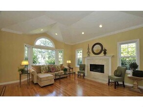 745 Parma Way in Los Altos, CA - Building Photo - Building Photo