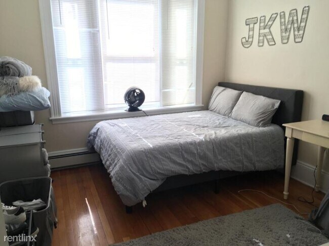 1317 Commonwealth Avenue in Boston, MA - Building Photo - Building Photo