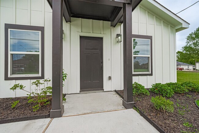 632 Silliman in Sealy, TX - Building Photo - Building Photo