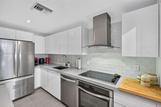 1600 NE 1st Ave in Miami, FL - Building Photo - Building Photo