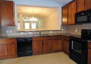 7810 Squirrel Hollow Dr in Georgetown, TX - Building Photo - Building Photo