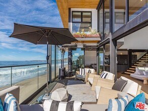 24958 Malibu Rd in Malibu, CA - Building Photo - Building Photo