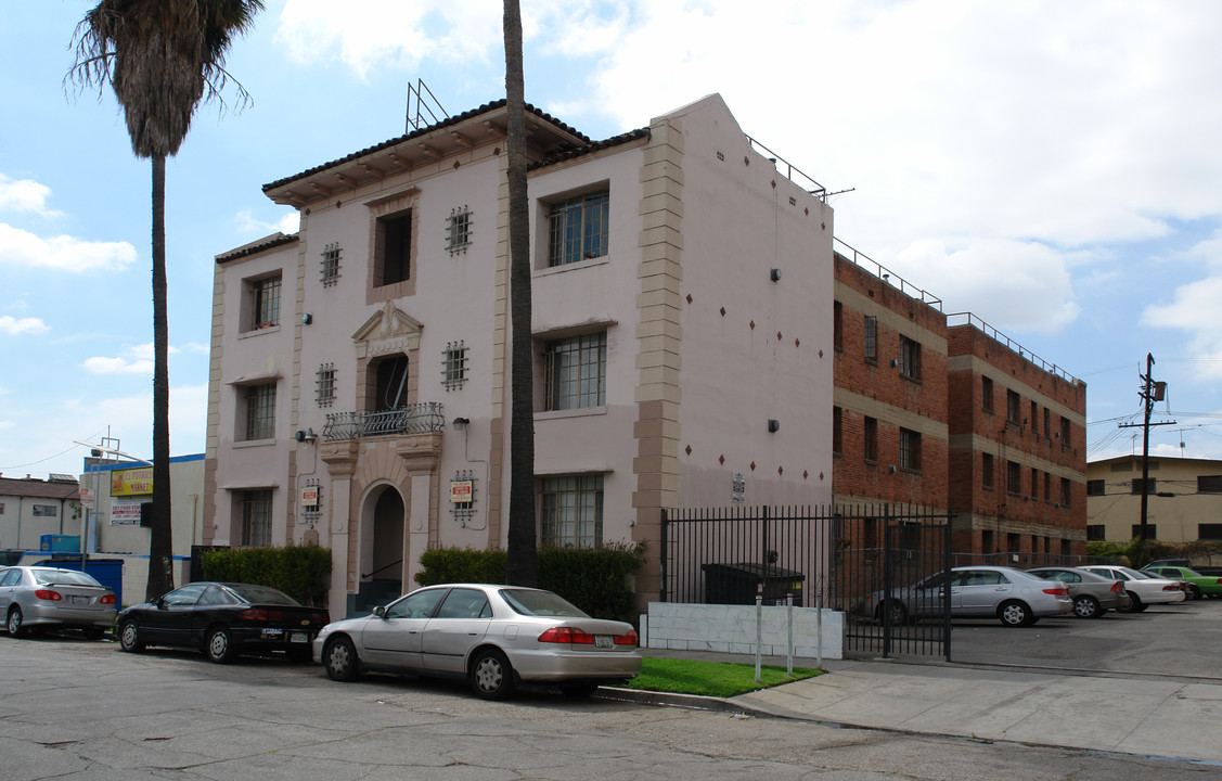 The Harvard Apartments in Los Angeles, CA - Building Photo