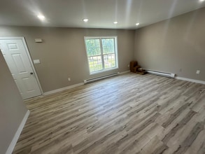 134 Ivy Ct in Groton, CT - Building Photo - Building Photo