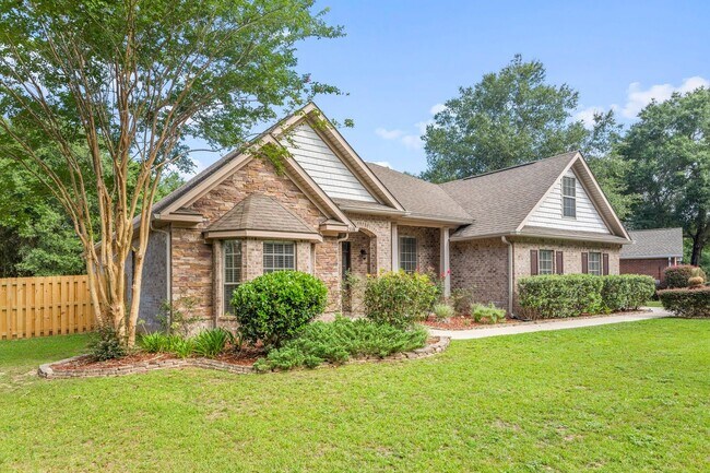 208 Foxchase Way in Crestview, FL - Building Photo - Building Photo