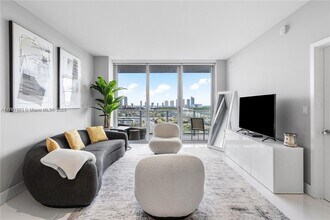 16385 Biscayne Blvd, Unit 1816 in Aventura, FL - Building Photo - Building Photo