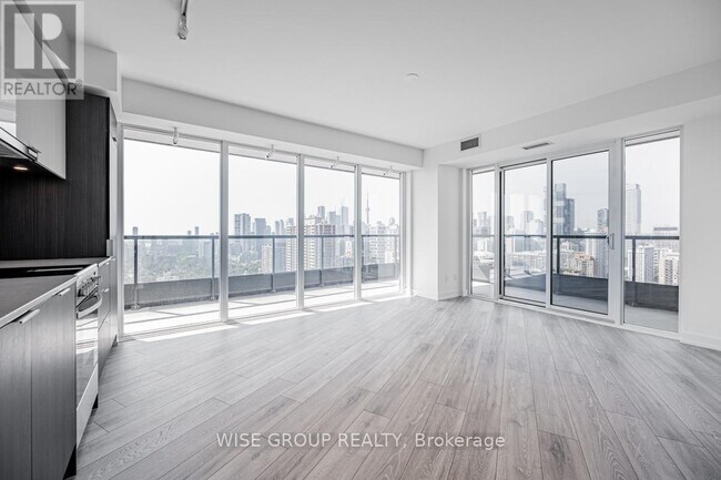 159 Wellesley St E in Toronto, ON - Building Photo - Building Photo