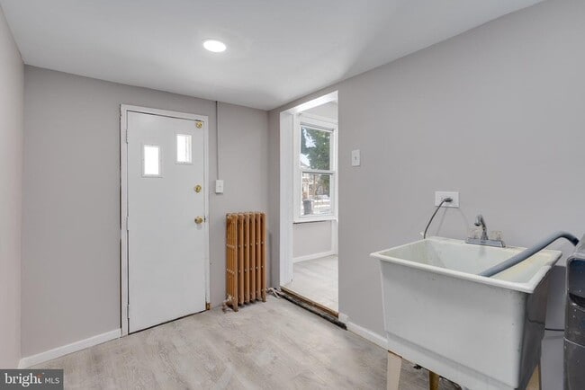 4211 Garrett Rd in Upper Darby, PA - Foto de edificio - Building Photo