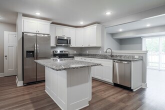 Fairway Corners Townhomes in Grandville, MI - Building Photo - Interior Photo