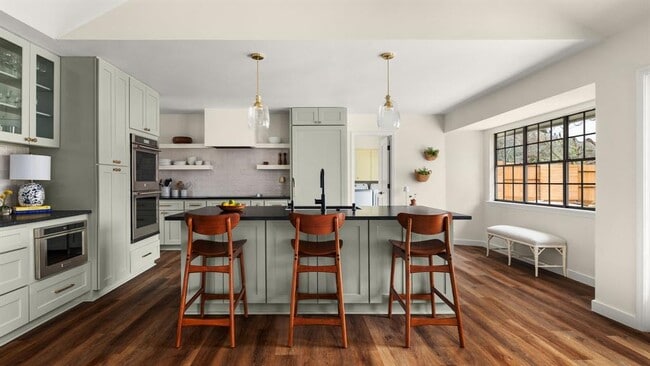 property at 2300 Toulouse Dr