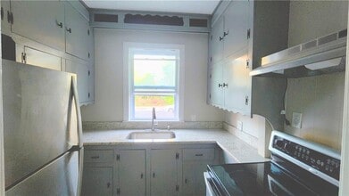 126 Welles St in Woonsocket, RI - Building Photo - Building Photo